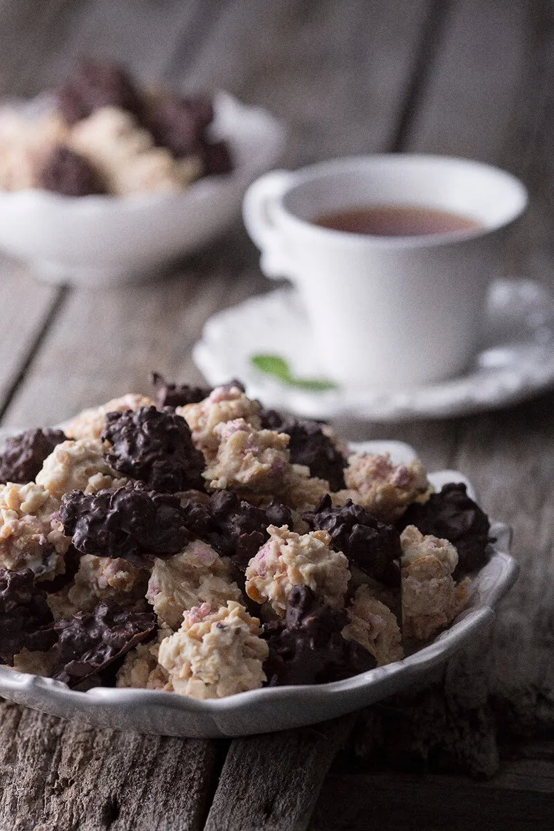 Chocolate and white chocolate crispies from the Mmm... Desserts! cookbook